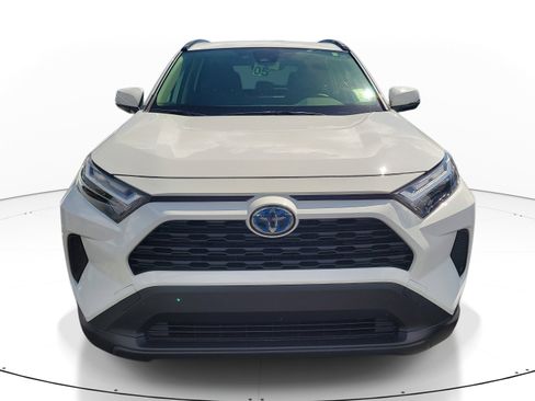 Used 2024 Toyota RAV4 XLE w/ Convenience Package AWD/4WD image 2