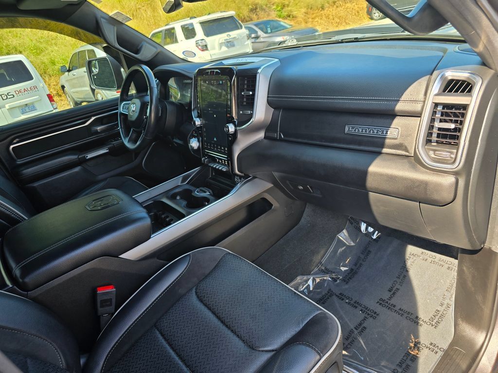 Used 2024 RAM 1500 Laramie AWD/4WD image 29