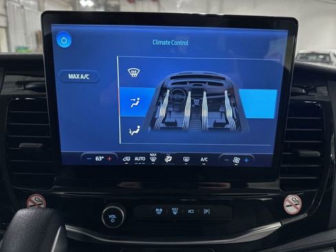 Used 2023 Ford Transit 350 XLT RWD image 20