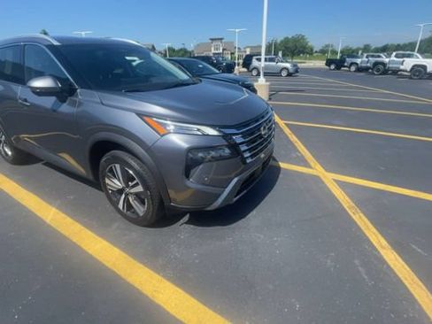 Used 2026 Nissan Rogue SL FWD image 4