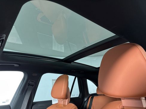 Used 2023 Mercedes-Benz GLC 300 4MATIC image 11