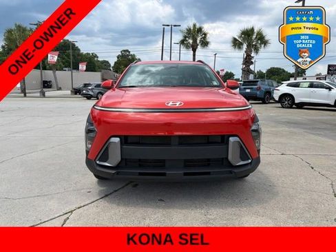 Used 2025 Hyundai Kona SEL FWD image 2