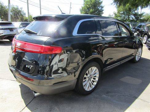 Used 2010 Lincoln MKT 2WD image 4