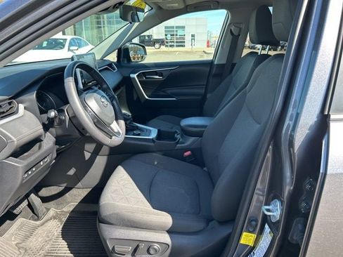 Used 2022 Toyota RAV4 XLE w/ Convenience Package AWD/4WD image 16