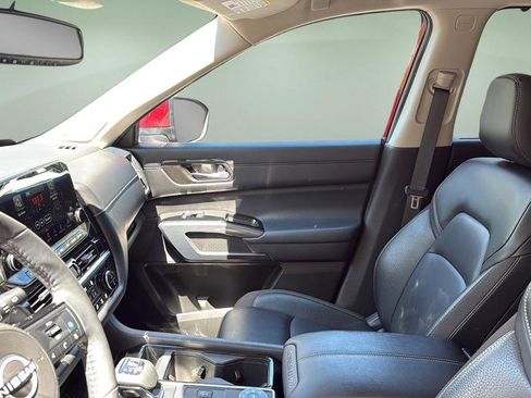 Used 2022 Nissan Pathfinder SL w/ SL Premium Package AWD/4WD image 13