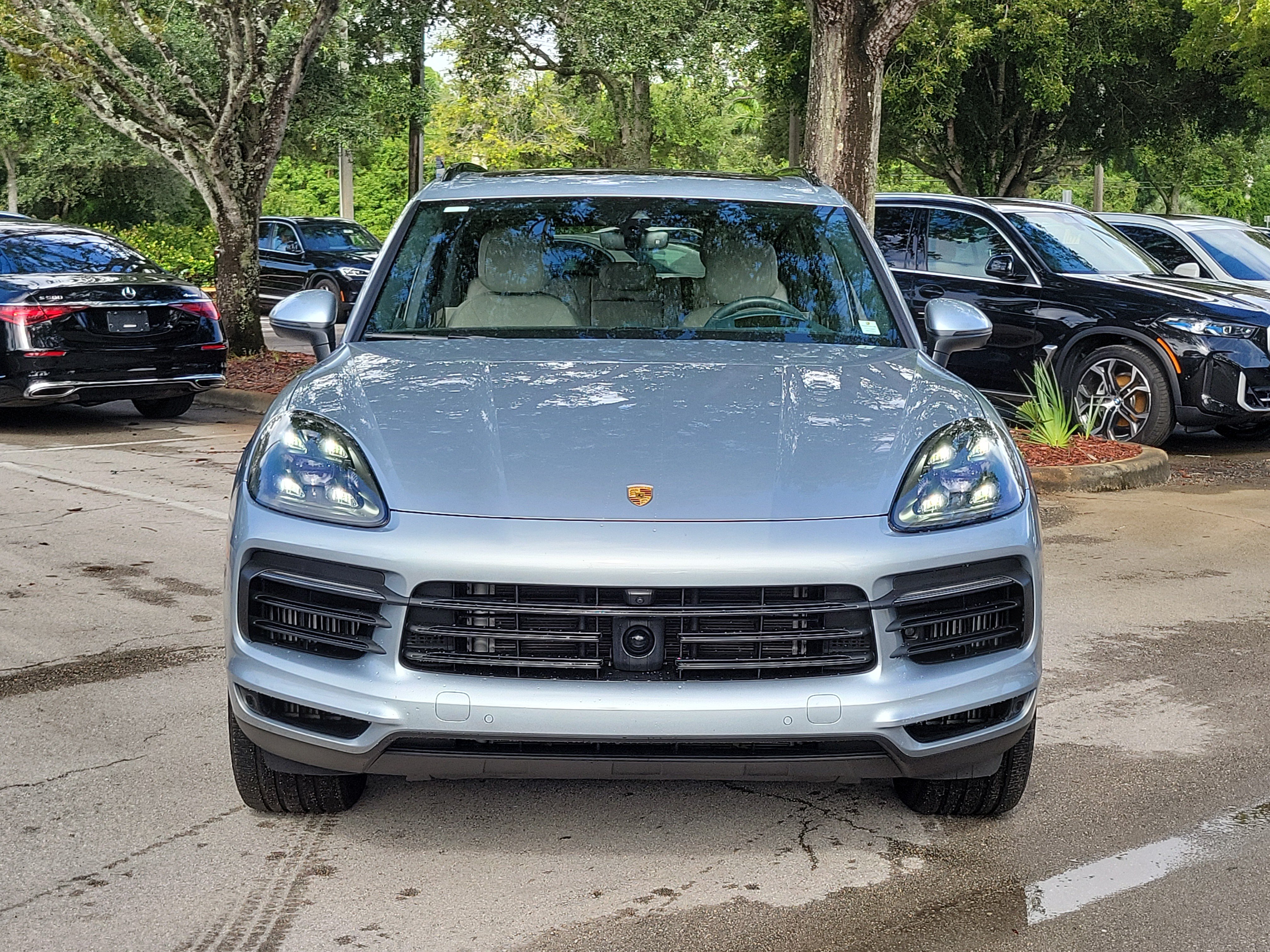 Used 2023 Porsche Cayenne S AWD/4WD image 3