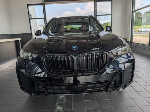 New 2026 BMW X5 xDrive50e w/ M Sport Package AWD/4WD image 8