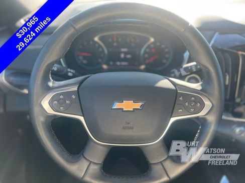 Used 2023 Chevrolet Traverse LT image 12
