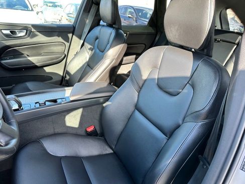 Used 2025 Volvo XC60 B5 Plus image 15