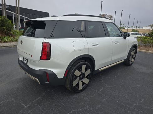 Certified 2025 MINI Cooper Countryman S w/ Comfort Package Max image 4