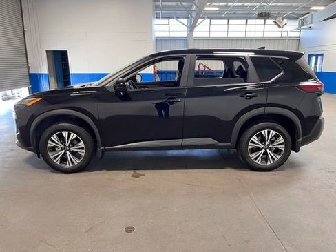 Used 2022 Nissan Rogue SV image 6