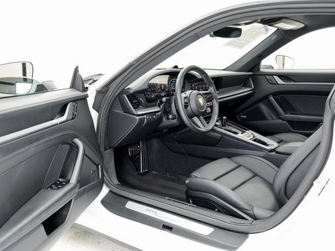 Certified 2025 Porsche 911 Carrera image 7