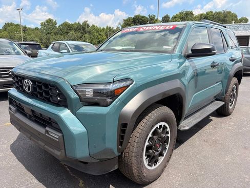 Used 2025 Toyota 4Runner TRD Off-Road AWD/4WD image 3