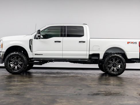 Used 2025 Ford F250 XLT w/ FX4 Off-Road Package AWD/4WD image 9