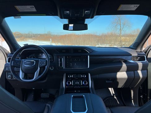 Used 2024 GMC Yukon Denali AWD/4WD image 23