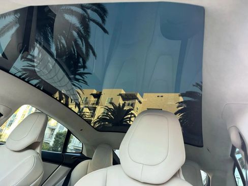 Used 2018 Tesla Model S 75D image 9