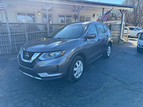 Used 2018 Nissan Rogue S image 1