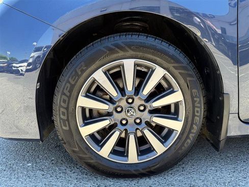 Used 2019 Toyota Sienna LE AWD/4WD image 10