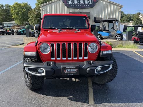 Used 2022 Jeep Wrangler Unlimited Sahara AWD/4WD image 8