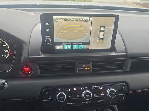 Used 2025 Honda Pilot TrailSport image 7