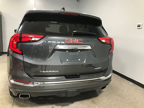 Used 2018 GMC Terrain Denali w/ Advanced Safety Package AWD/4WD image 4