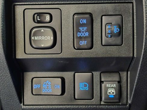 Used 2020 Toyota Tundra SR5 w/ TRD Off-Road Package AWD/4WD image 17