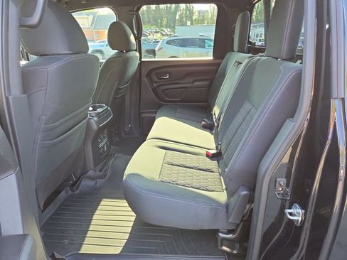 Used 2019 Nissan Titan SV w/ SV Convenience Package image 15