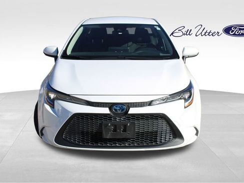 Used 2020 Toyota Corolla LE image 2