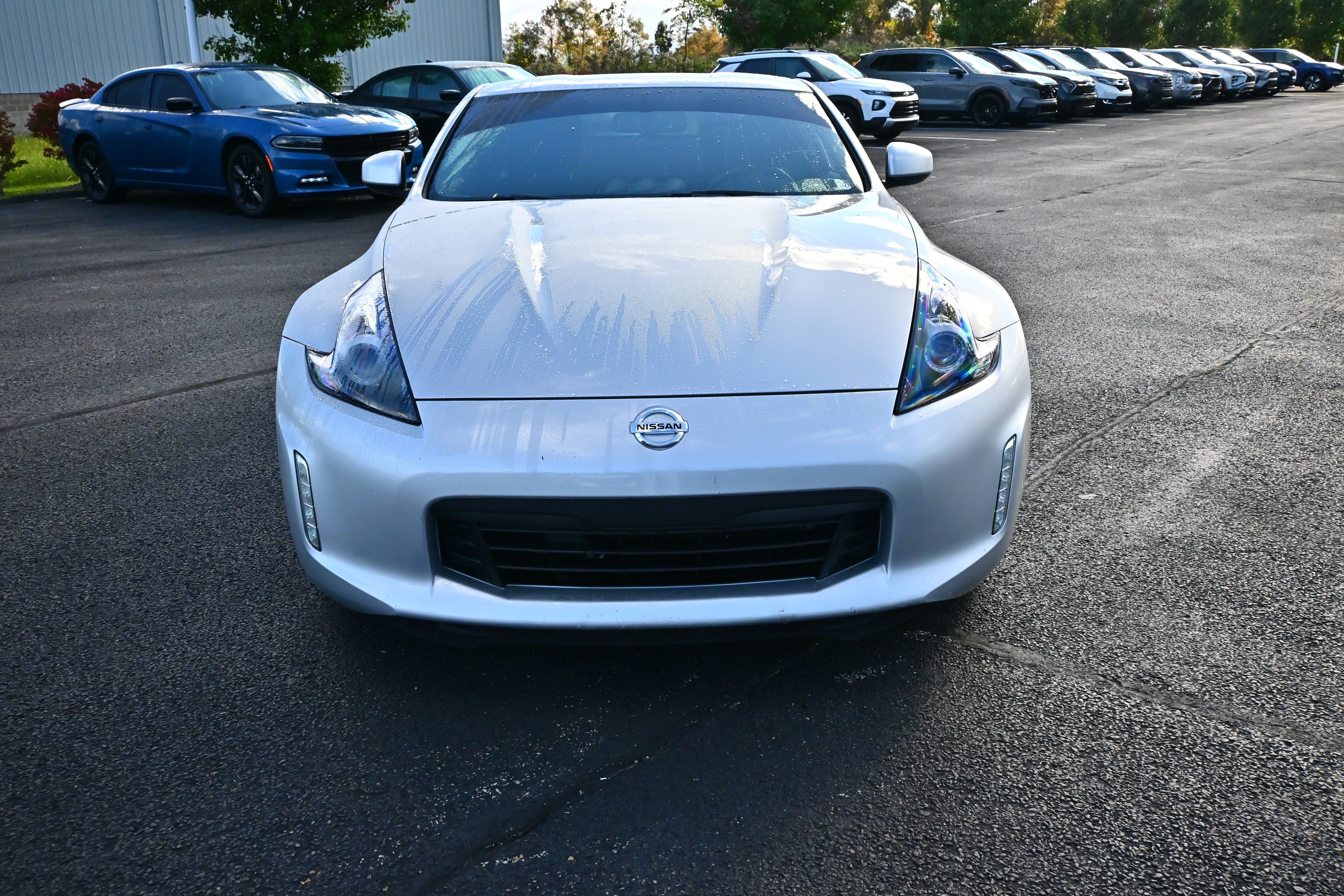 Used 2019 Nissan 370Z Coupe RWD image 3
