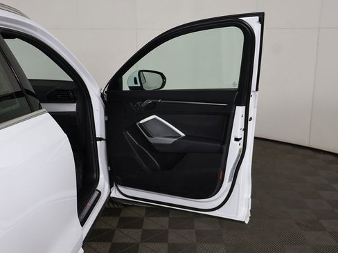 Used 2025 Audi Q3 2.0T Premium image 21