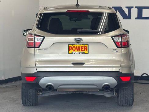 Used 2017 Ford Escape SE image 4