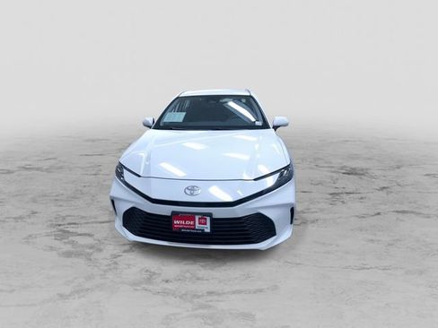 Used 2026 Toyota Camry LE FWD image 5