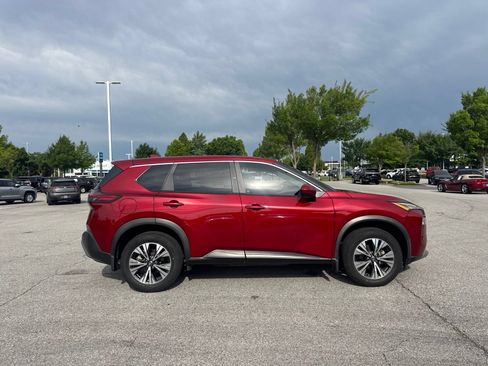 Used 2023 Nissan Rogue SV FWD image 4