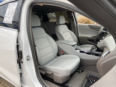 Used 2020 Chevrolet Malibu LT image 19