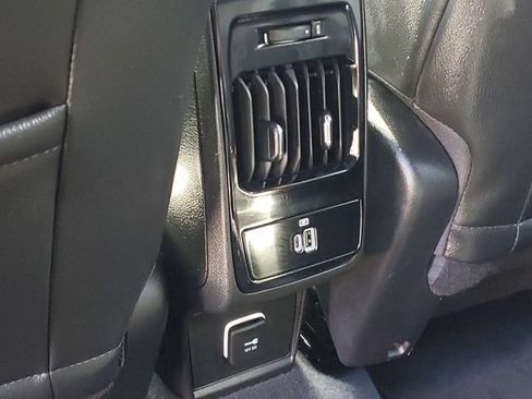 Used 2023 Jeep Compass Latitude w/ Convenience Group AWD/4WD image 30