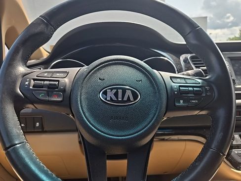 Used 2018 Kia Sedona EX FWD image 14