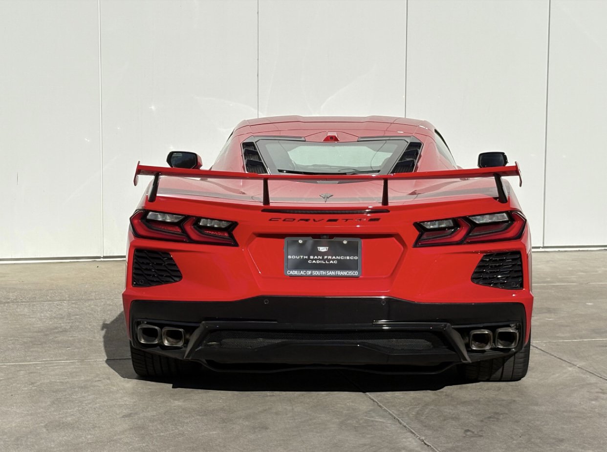 Used 2024 Chevrolet Corvette Stingray Premium Cpe w/ Z51 Performance Package RWD image 8