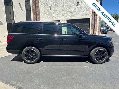 Used 2024 Ford Expedition Limited AWD/4WD image 8