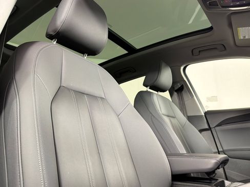 Used 2025 Audi Q5 Premium Plus w/ Premium Plus AWD/4WD image 15