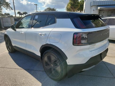 New 2026 Volvo EX30 Cross Country Ultra image 3