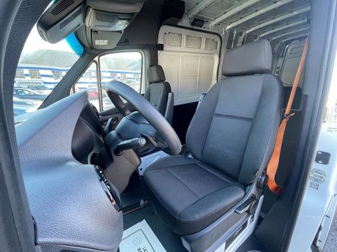 Used 2023 Mercedes-Benz Sprinter 2500 image 11