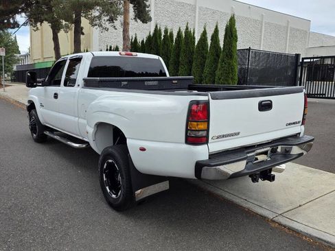 Used 2006 Chevrolet Silverado 3500 LT w/ Heavy-Duty Power Package image 7