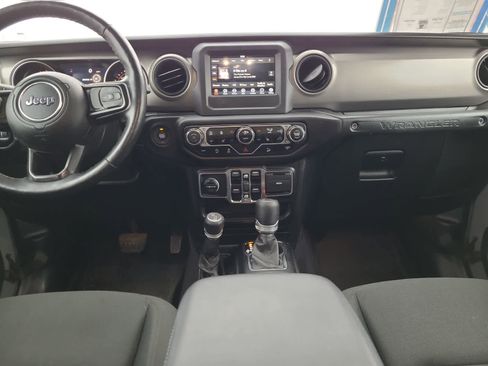 Used 2021 Jeep Wrangler Unlimited Sport image 18