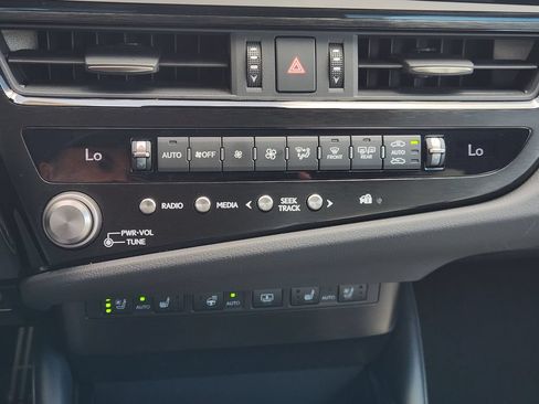 Used 2023 Lexus ES 350 F Sport w/ Accessory Package (Z2) FWD image 18