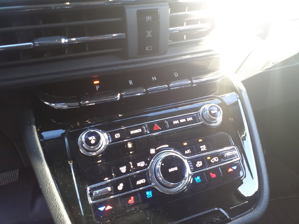 Used 2022 Lincoln Corsair AWD w/ Premium Package image 28