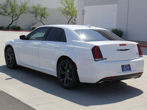 Used 2023 Chrysler 300 Touring w/ Sport Appearance Package RWD image 7