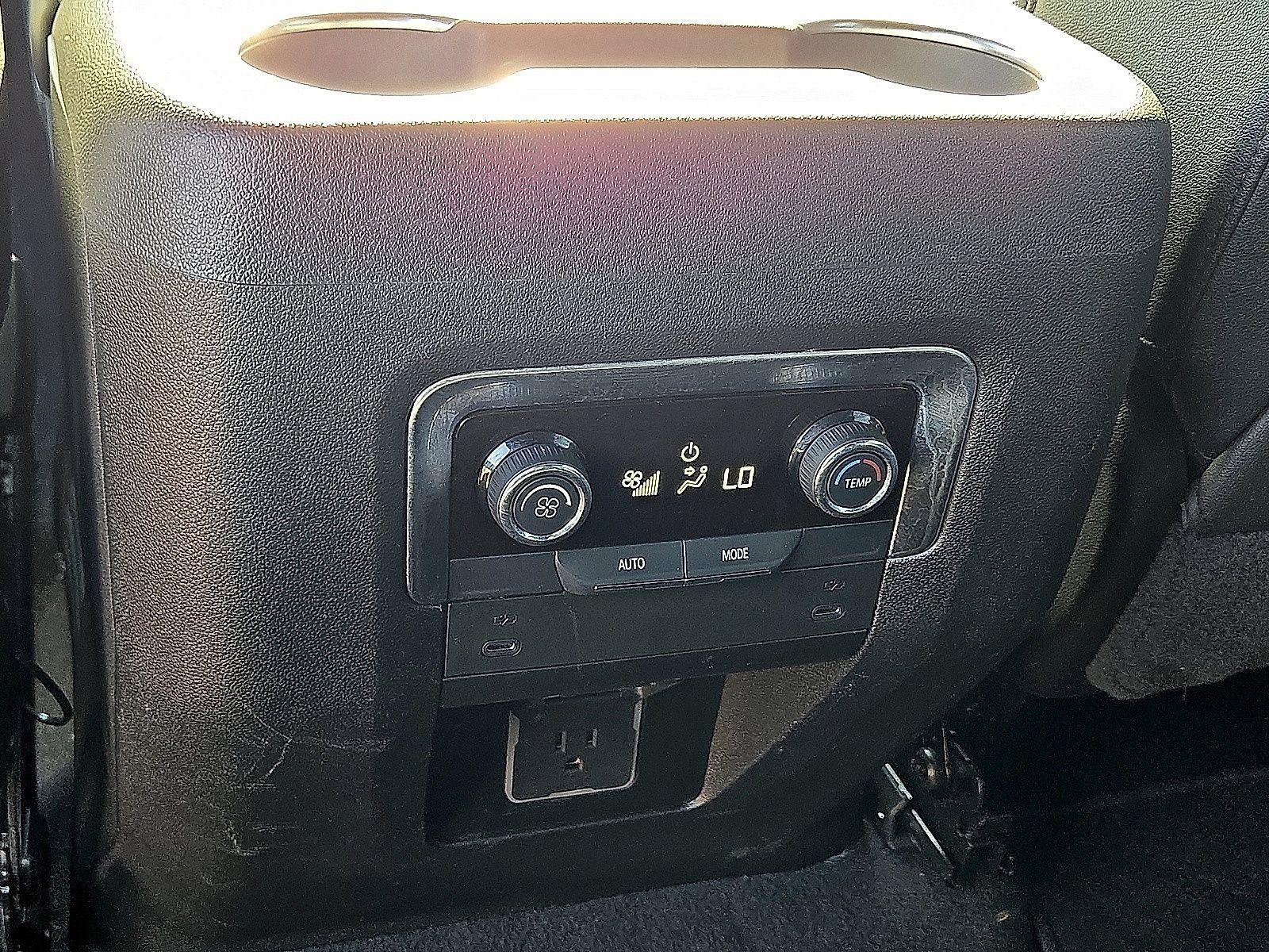 Used 2025 Chevrolet Tahoe LT AWD/4WD image 16