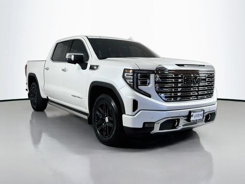Used 2023 GMC Sierra 1500 Denali w/ Technology Package AWD/4WD image 4