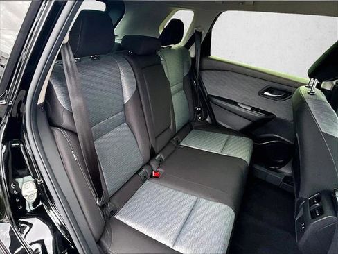 Used 2023 Nissan Rogue SV image 27