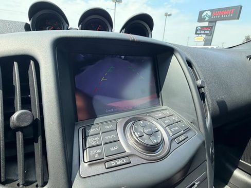 Used 2017 Nissan 370Z NISMO RWD image 17